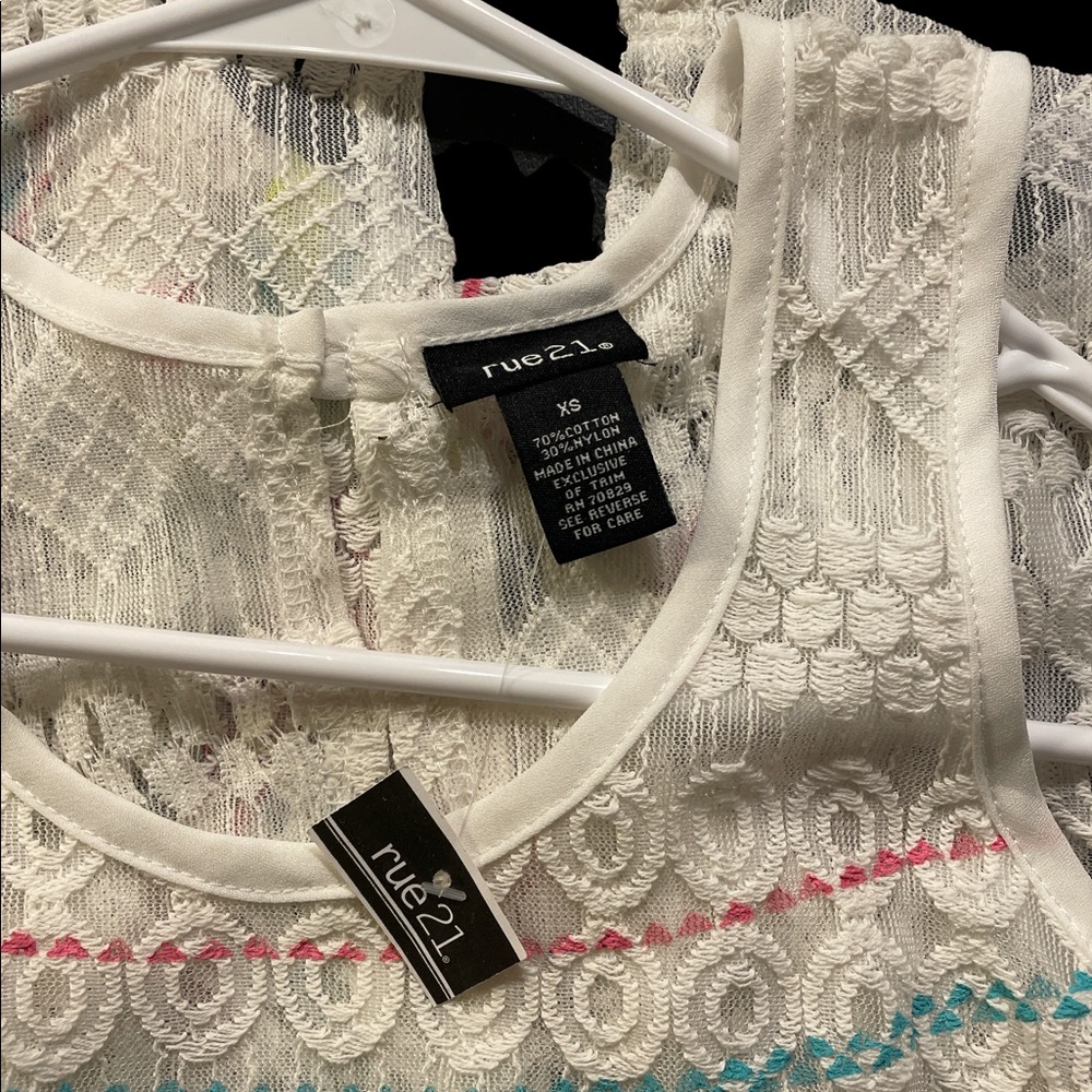 Aztec Style Tank Top - Picture 3 of 3
